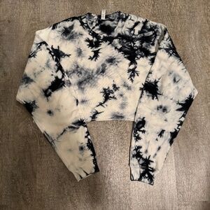 Alo Tie-Dye Extreme Crop Crew Neck